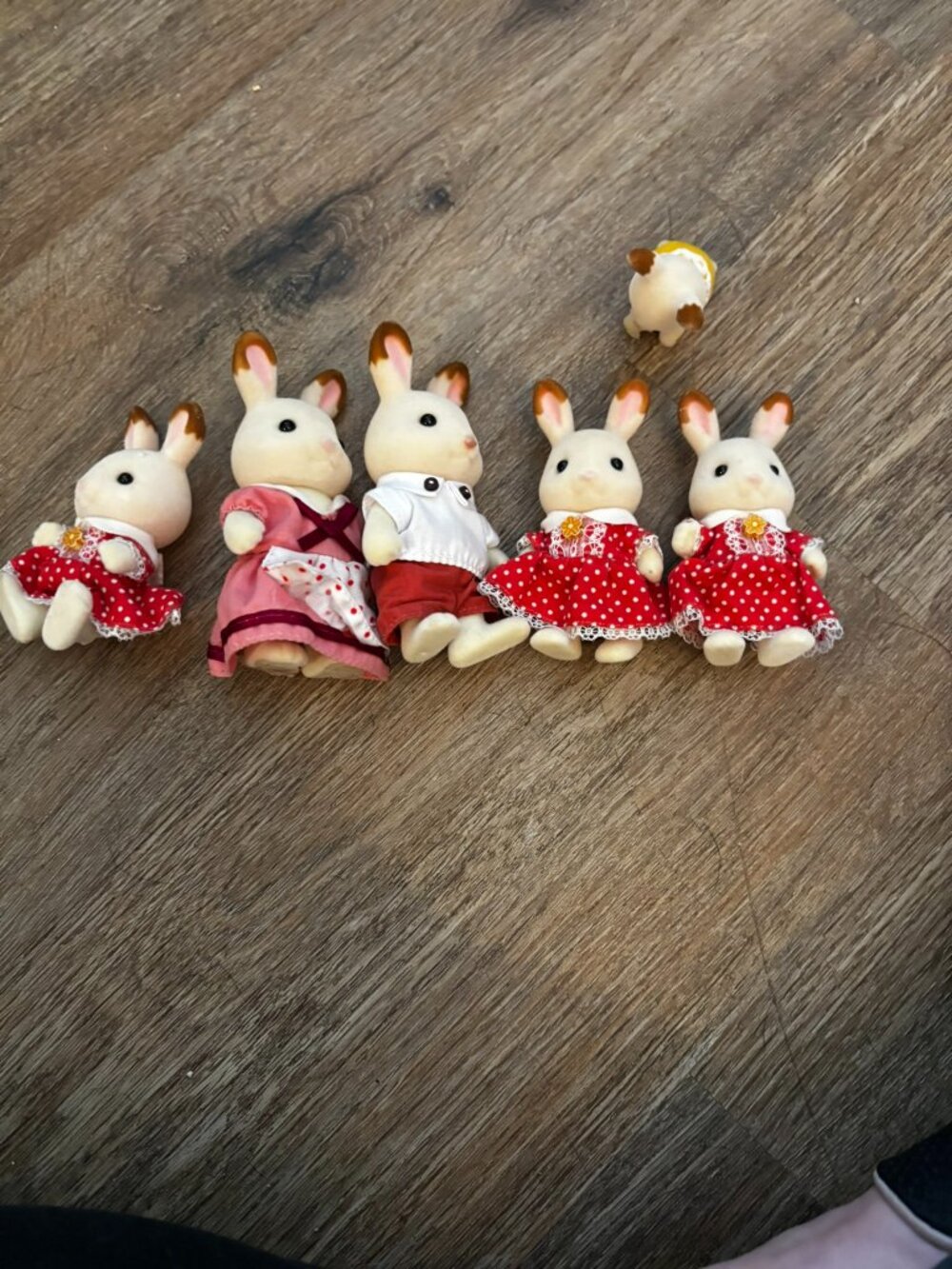 Lot 6 Sylvanian Families Calico Critters Hopscotch Chocolate Rabbit w/babies